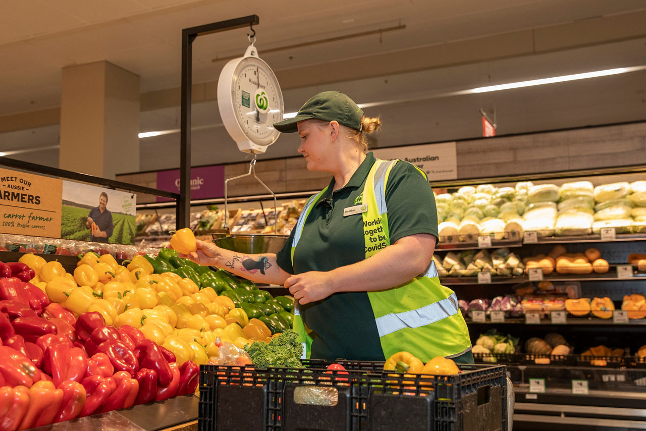 Woolworths Kotara Team member, Heather Laming collecting items off the shelves for OzHarvest.  27th April 2021. Photograph Dallas Kilponen/Woolworths